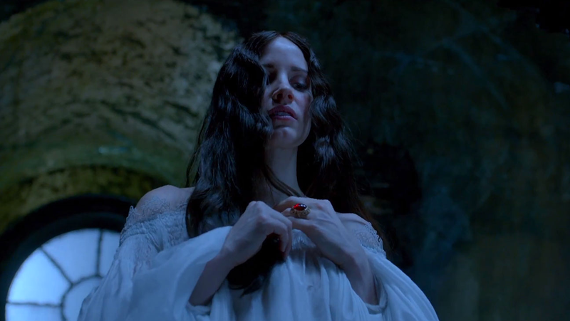 Illustration for article titled Guillermo del Toro’s Crimson Peak Is So Beautiful, It’ll Drive You Slightly Mad